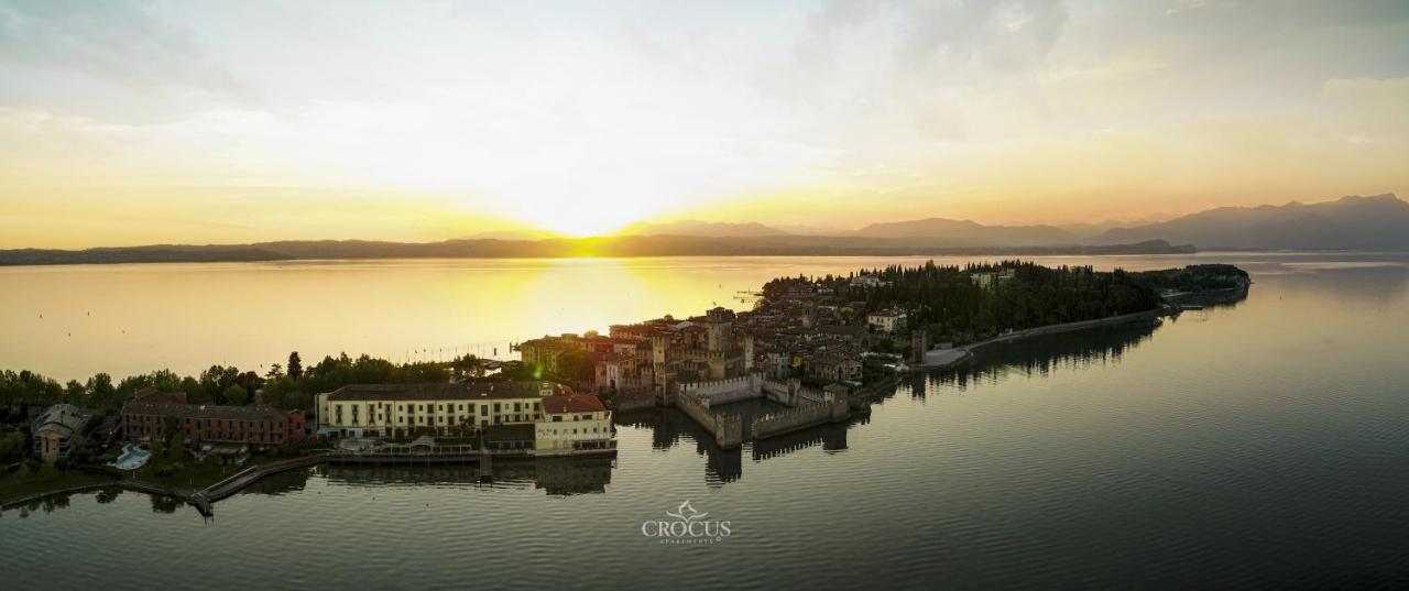 Crocus Apartments Sirmione Exterior foto